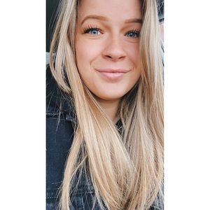 Meet your Posher, Cassandra